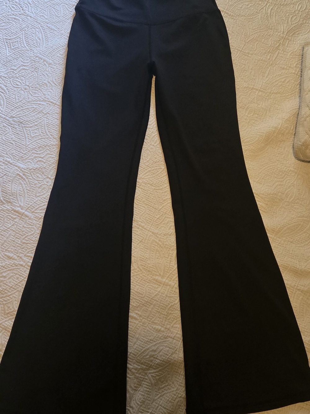 High-Waist Black Flare Leggings - Sleek Everyday Leggings - Picture 2 of 9